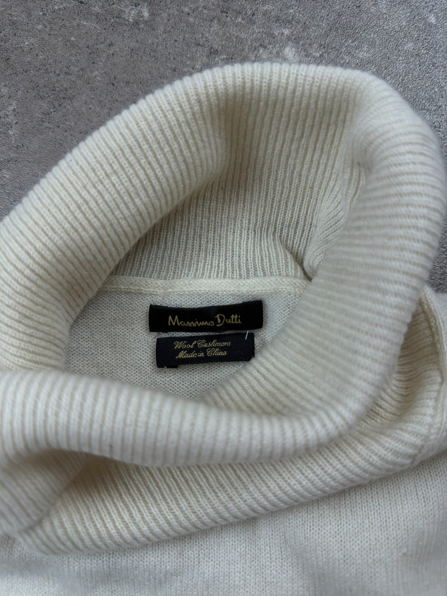 Mossimo Dutti